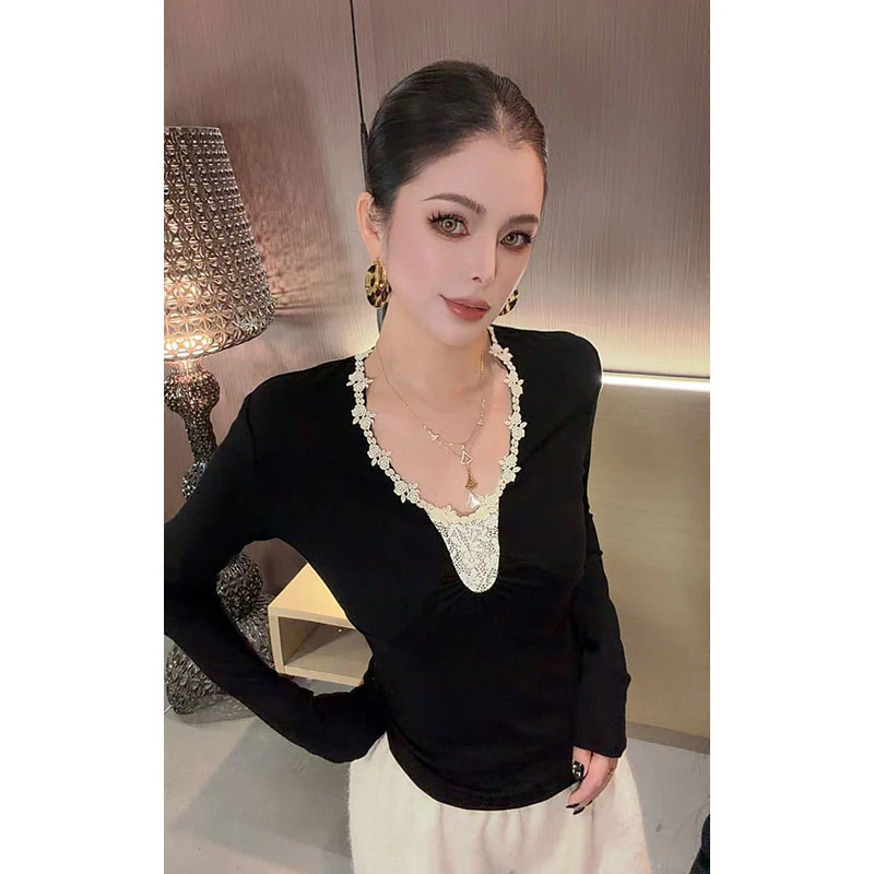 设计感V领蕾丝拼接针织上衣CS31230