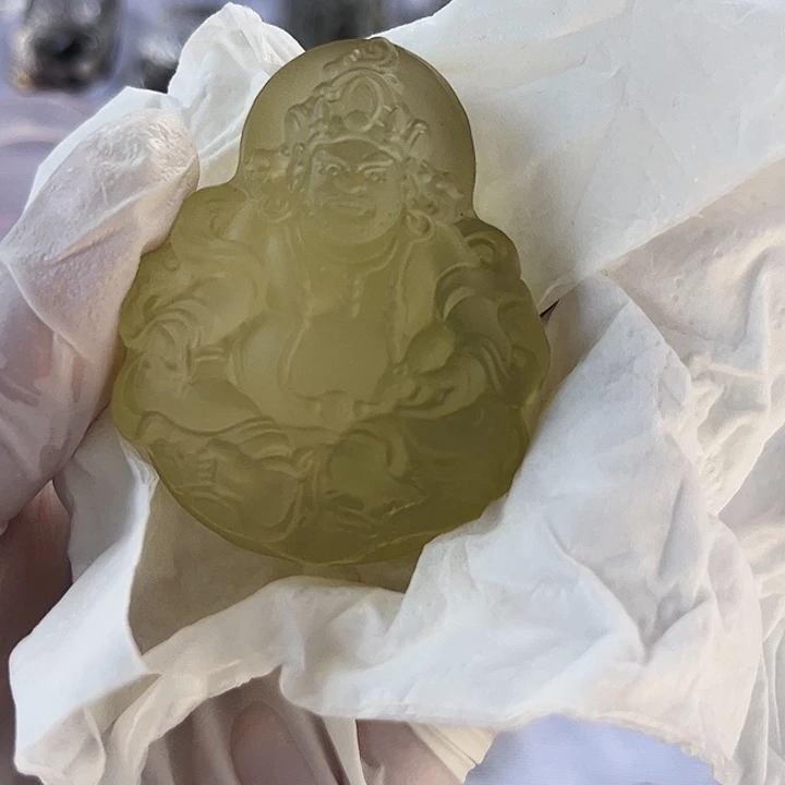 小***七未镶嵌颈饰水晶水晶