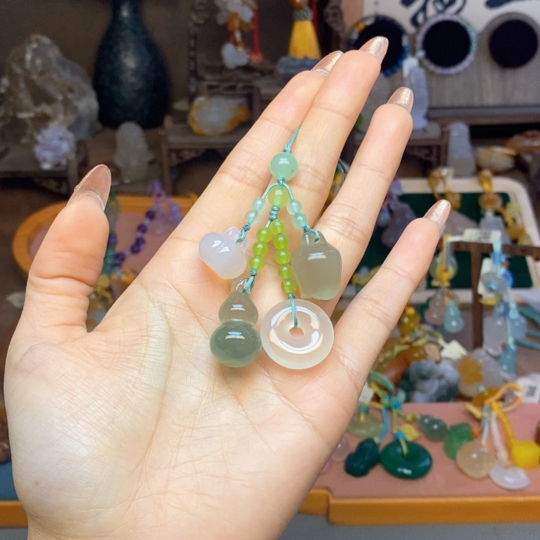玛瑙/玉髓未镶嵌颈饰挂件