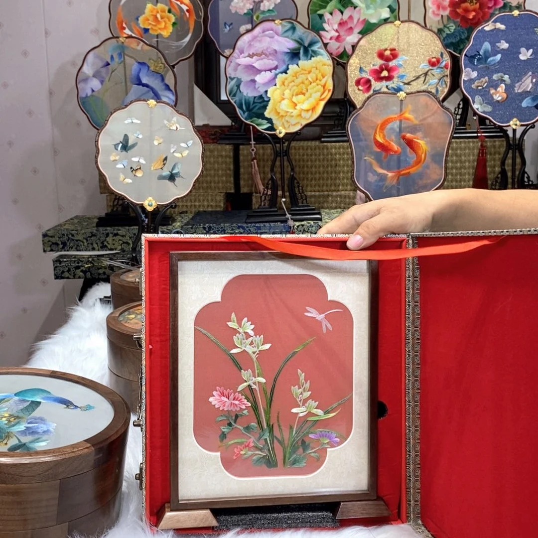 刺绣玉**山苏州纯手工制作