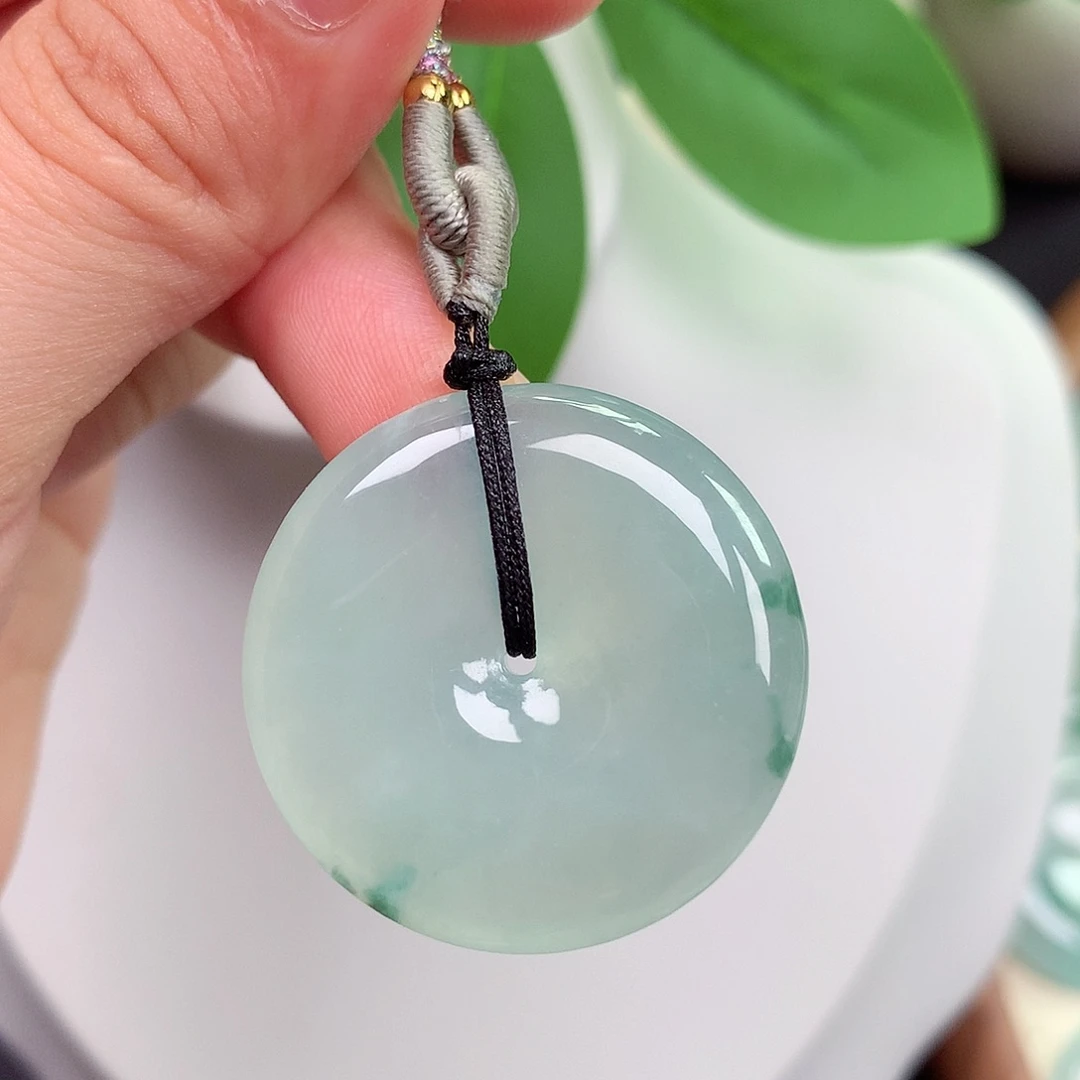 颈饰未镶嵌翡翠平安扣 30.5x5.5mm