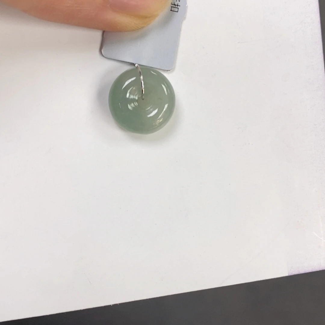 翡翠颈饰未镶嵌刘*平安扣