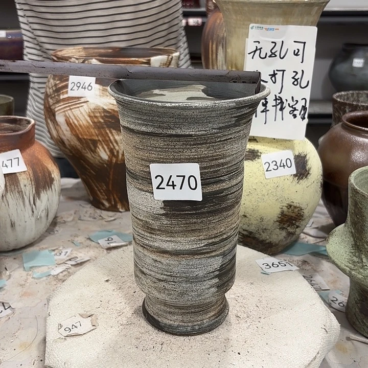 摆件高21，内口10，有孔，2470，瑕疵处理