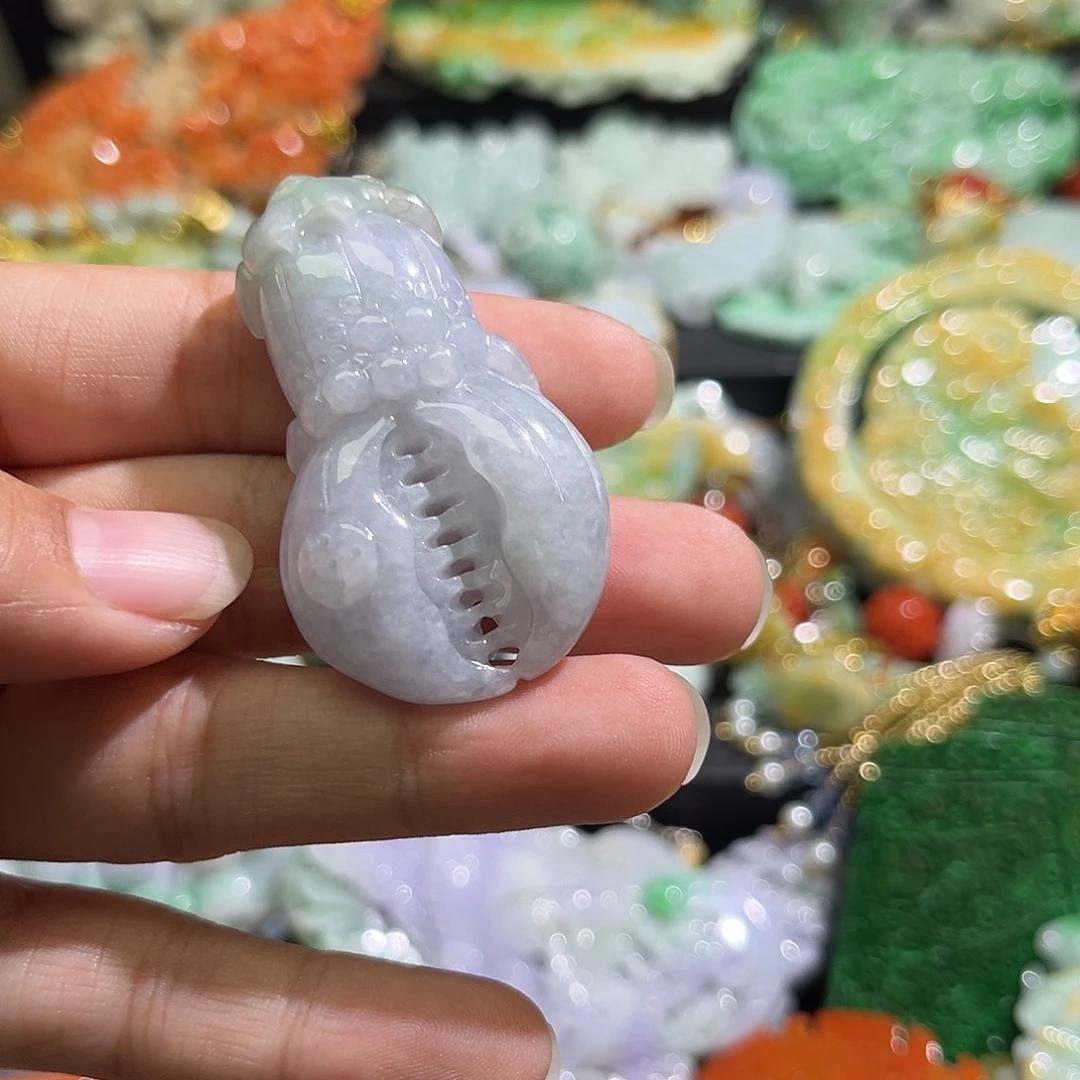 翡翠未镶嵌颈饰待编织