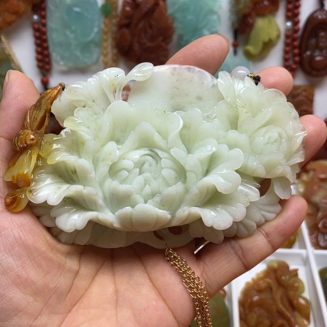 蛇纹石玉未镶嵌颈饰