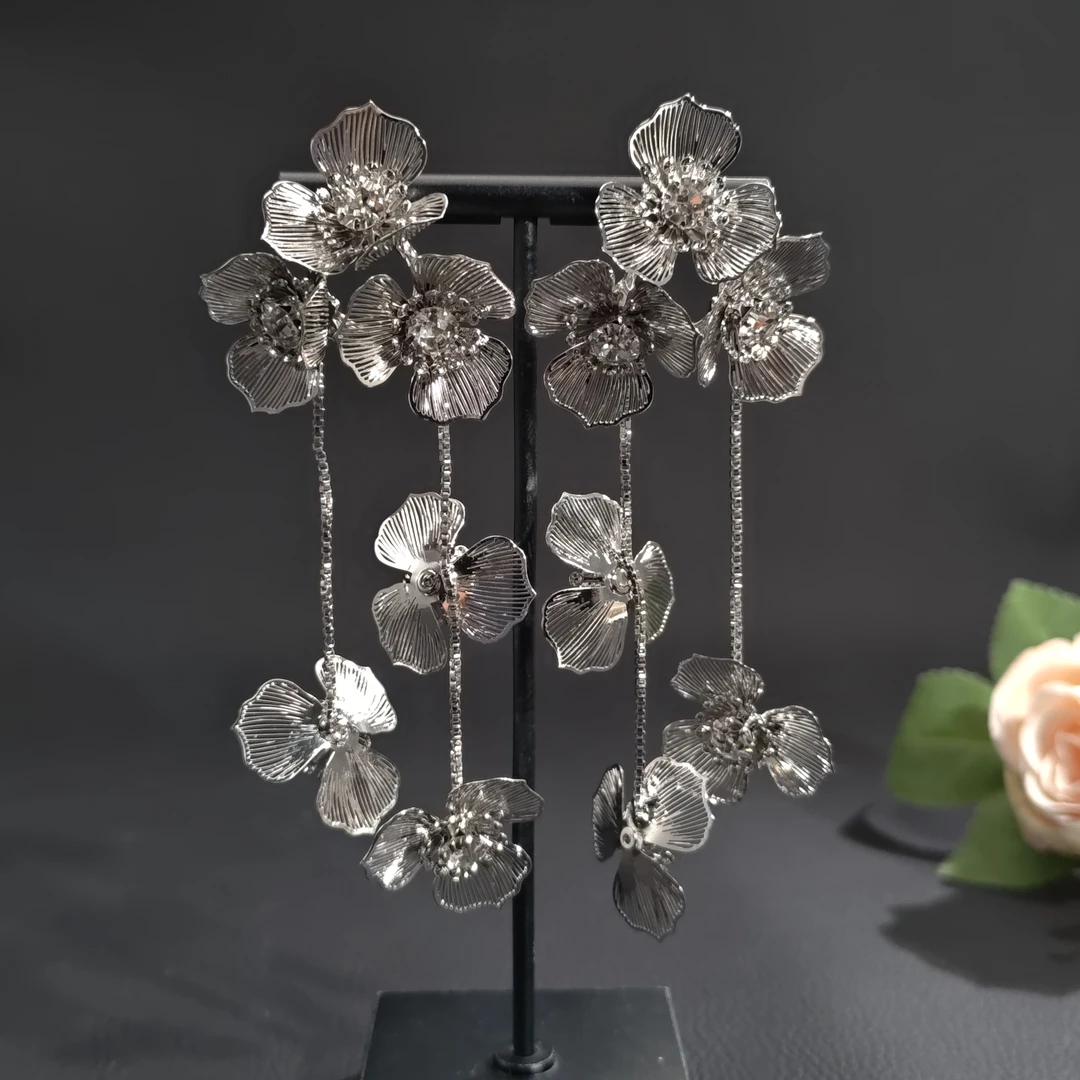 铜合金锆石耳饰 05495欧美小众夸张花朵流苏不规则个性耳钉