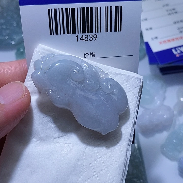 翡翠未镶嵌颈饰天光墟翡翠市场现金代购