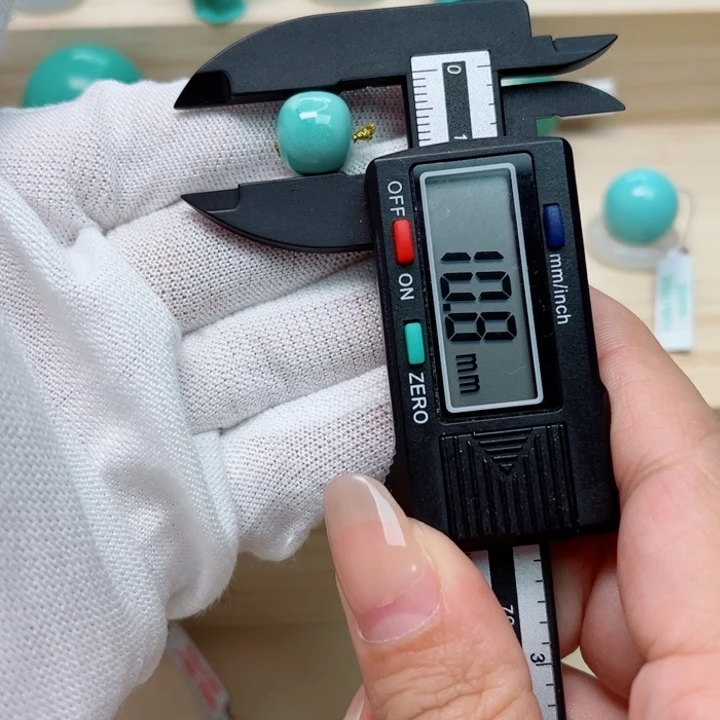 绿松石未镶嵌珠宝