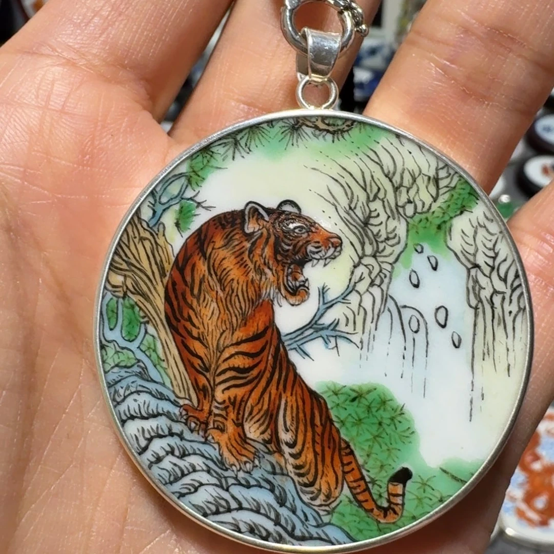 静***生瓷片精品挂件一个