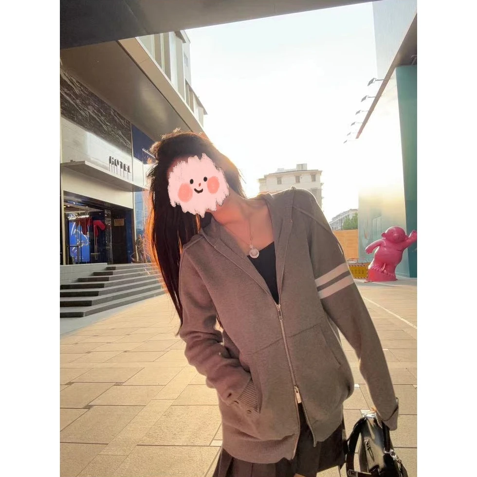 【四杠连帽】2025秋冬新款时尚显瘦百搭休闲针织衫设计感百搭外套女