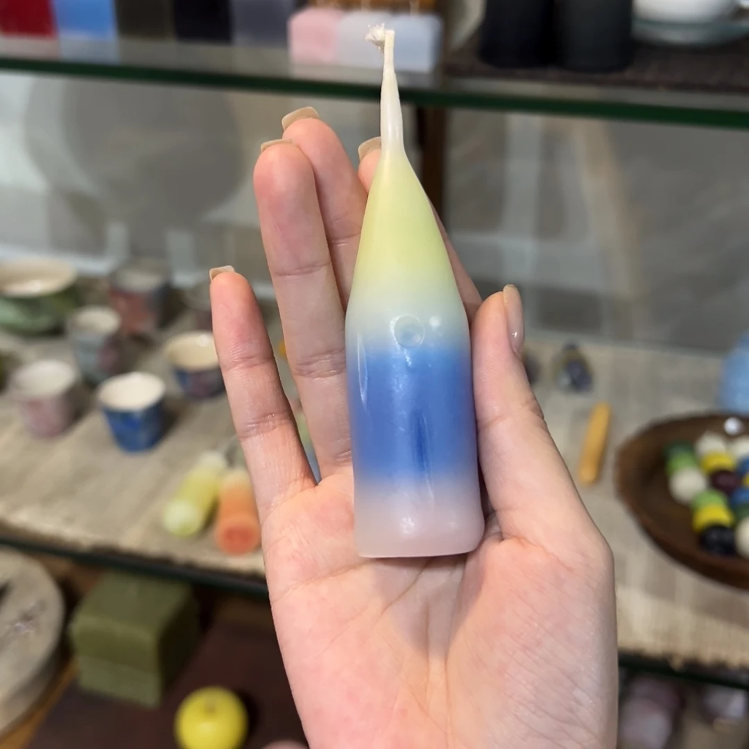 瓷片陶瓷。        陶瓷。