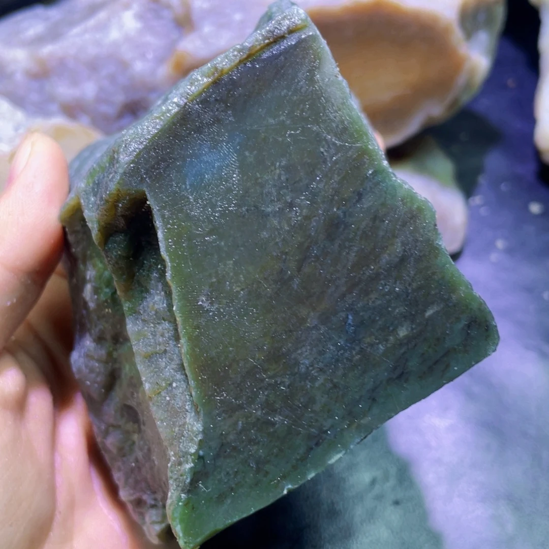 和田玉未镶嵌珠宝半成品