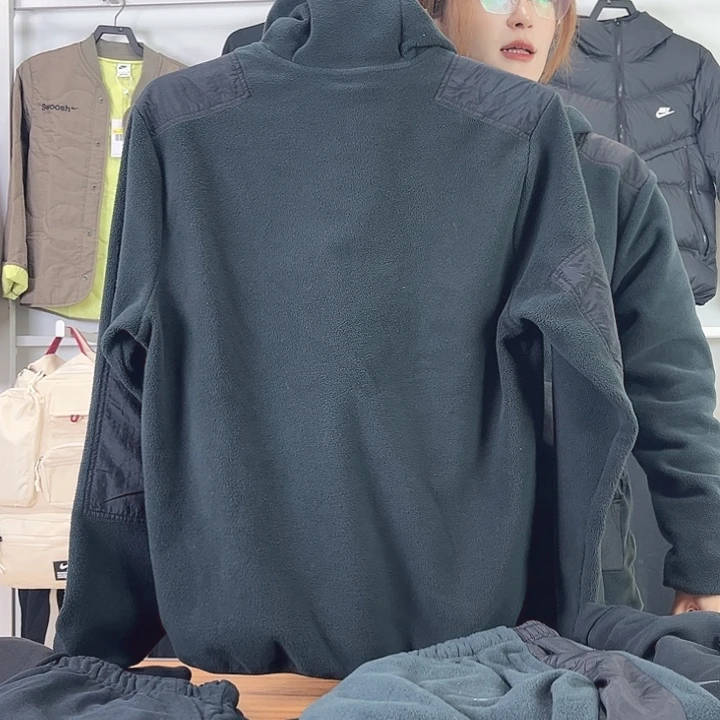 4883黑色外套M码110-130斤不退换