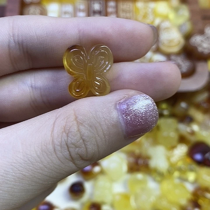 吊坠橄榄核小蝴蝶