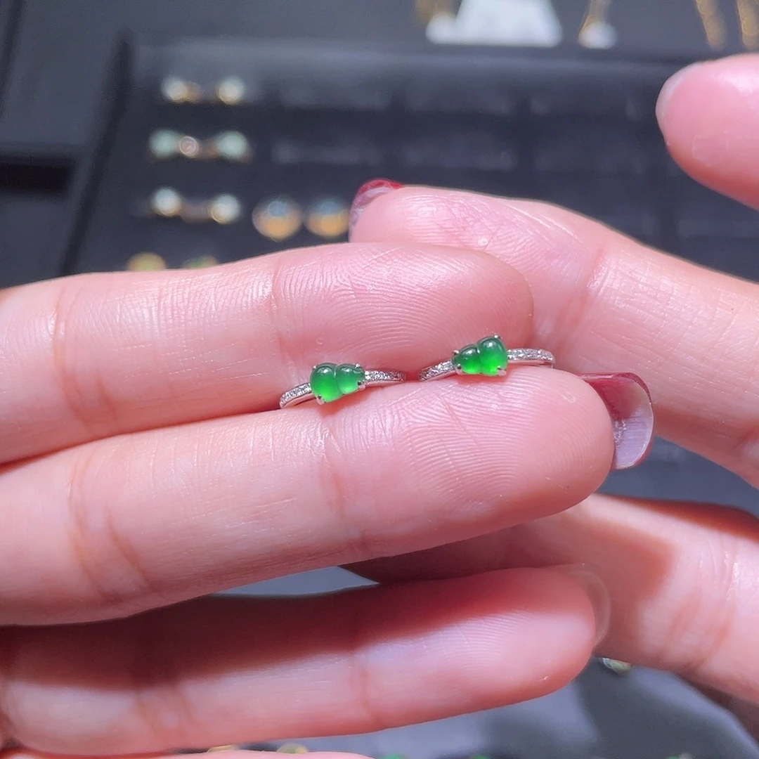 翡翠耳饰18K金镶嵌耳饰