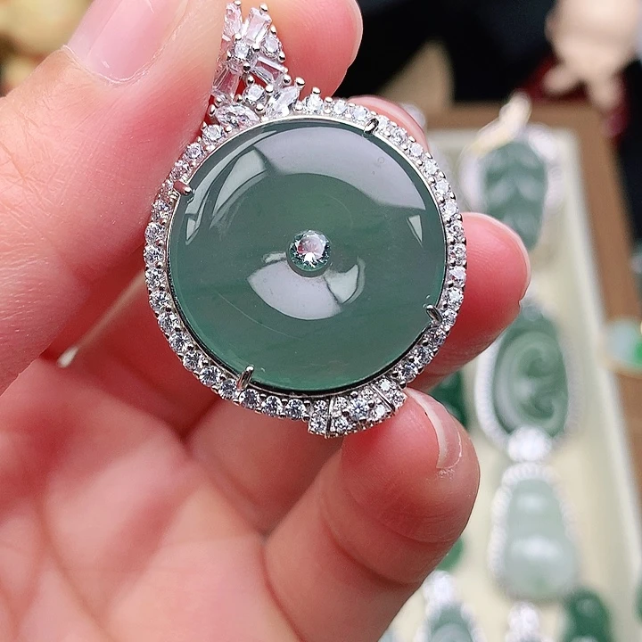 颈饰银S925镶嵌翡翠吊坠