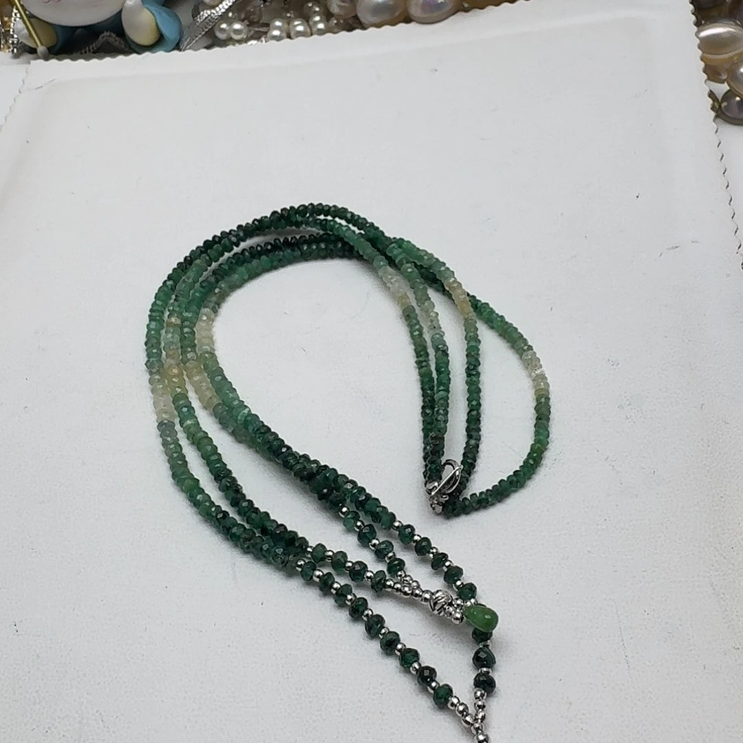 祖母绿颈饰未镶嵌