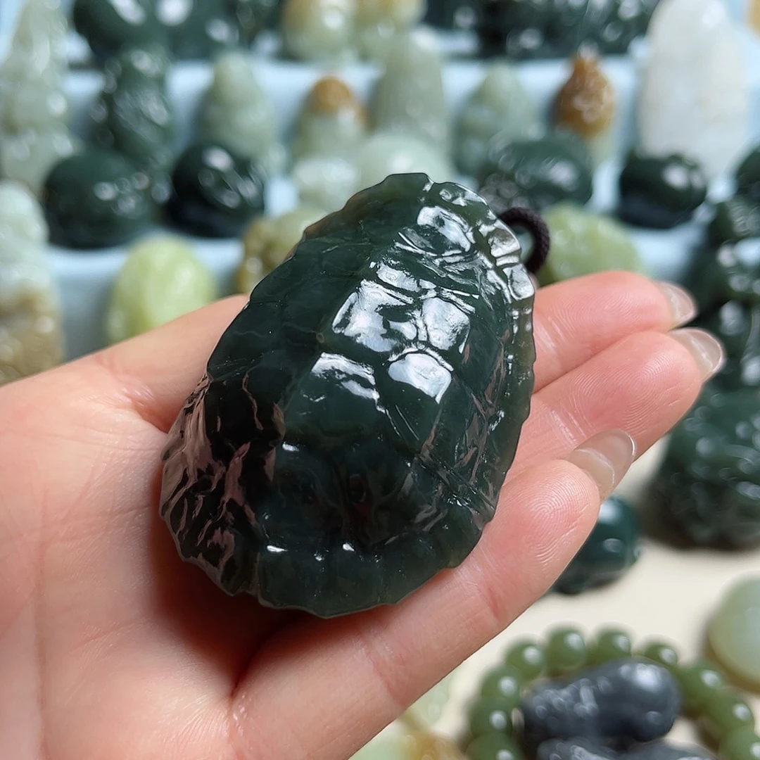 和田玉未镶嵌把件