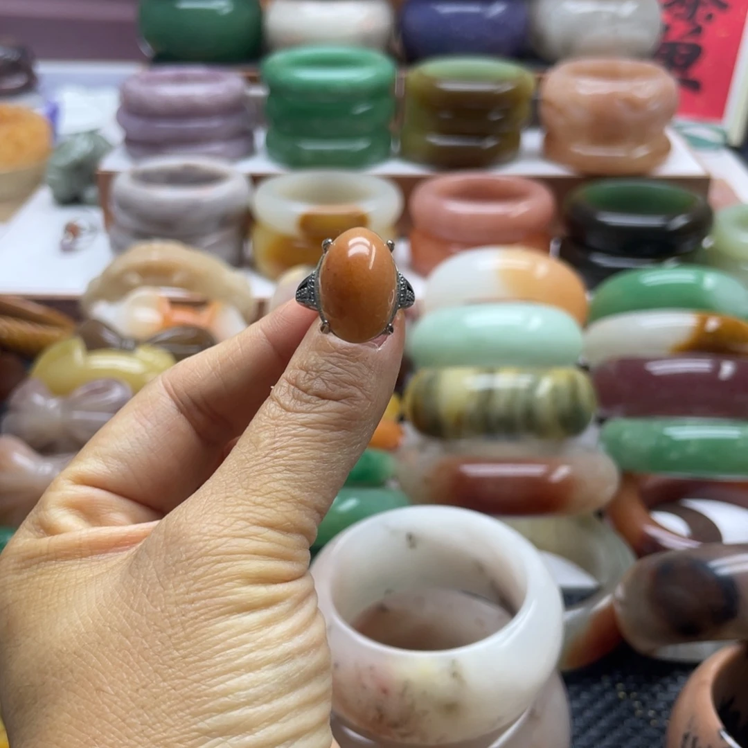 石英岩玉未镶嵌手镯