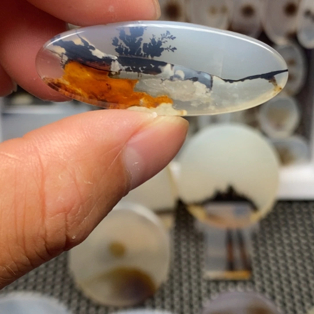 小***8玛瑙/玉髓颈饰未镶嵌