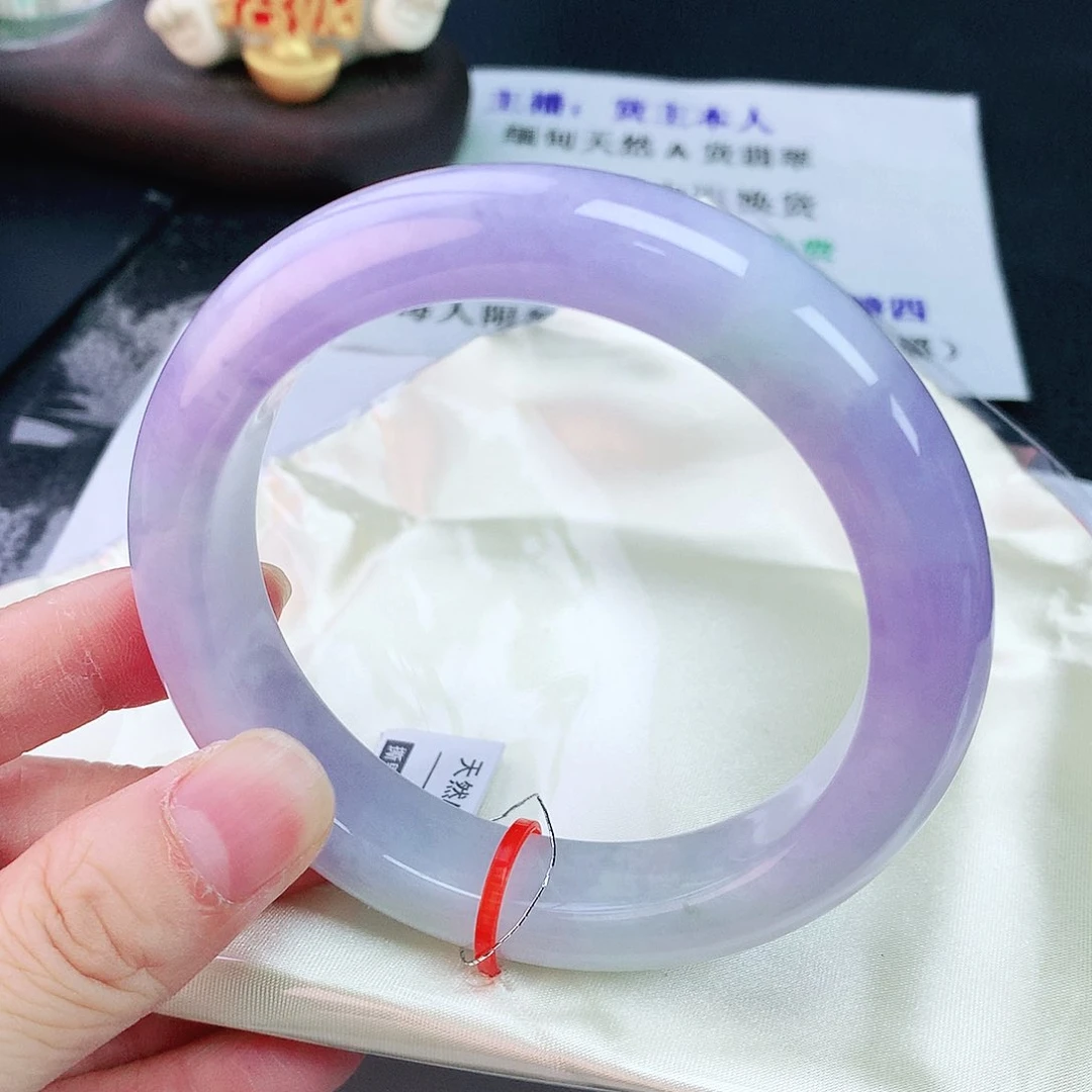 翡翠手镯未镶嵌60圈