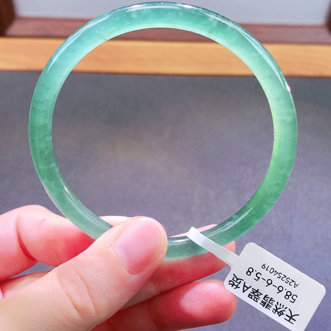 翡翠未镶嵌手镯天然翡翠