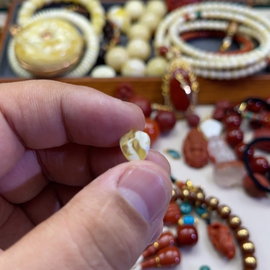 琥珀未镶嵌珠宝奇石52