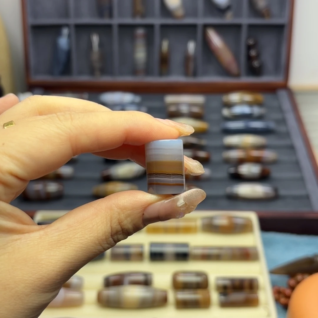 芹***玛瑙/玉髓未镶嵌颈饰