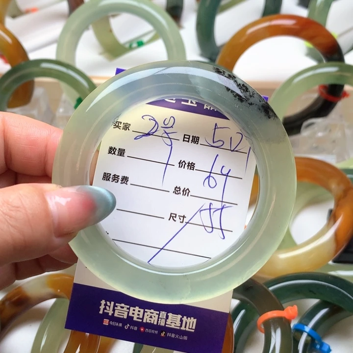 岫玉未镶嵌手镯55圈口有裂