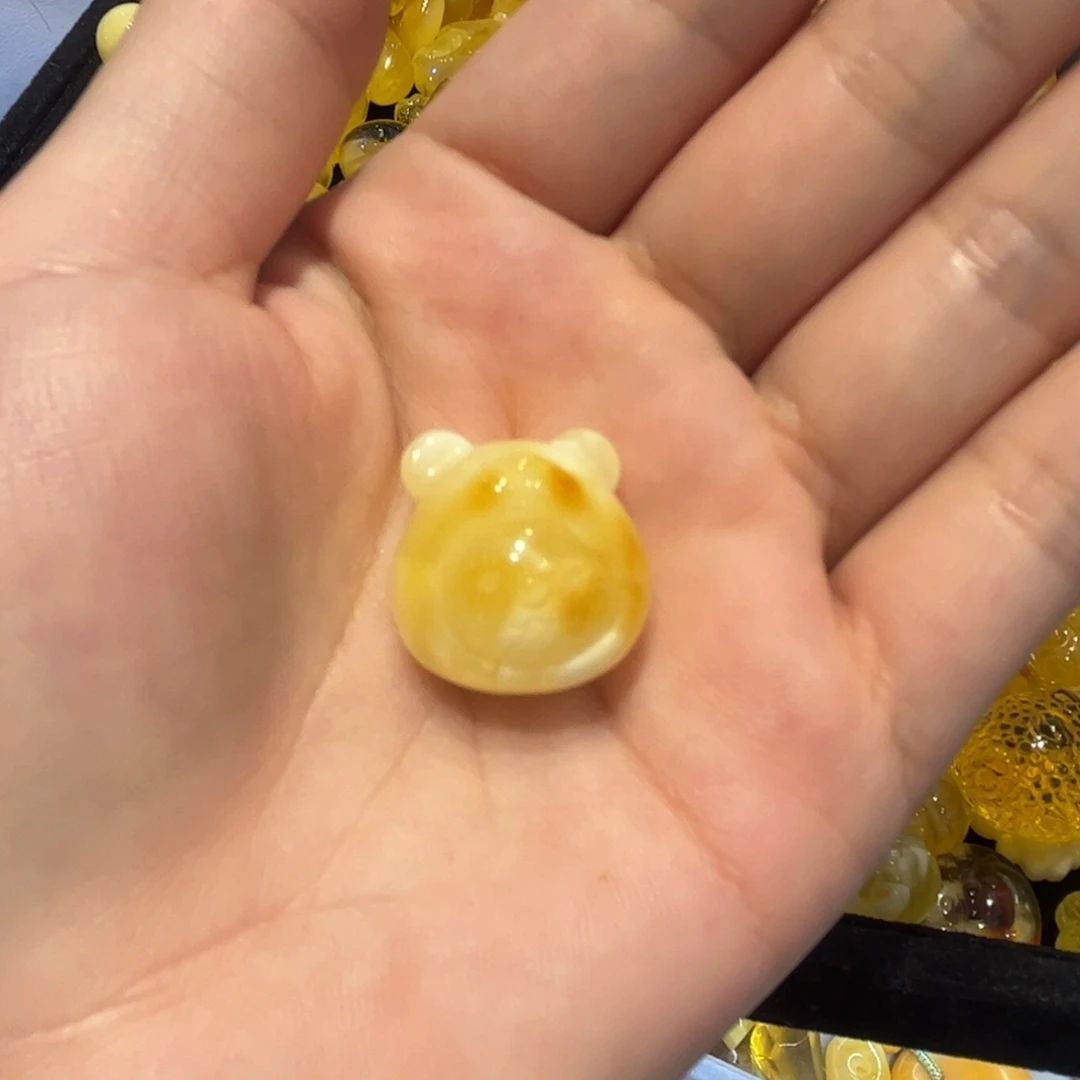 琥珀未镶嵌裸石小熊头