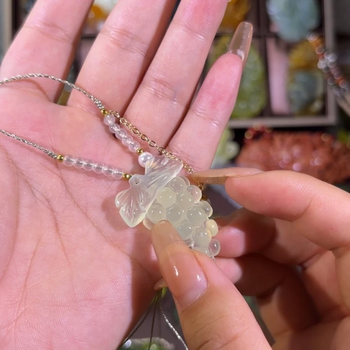 未镶嵌蛇纹石玉颈饰