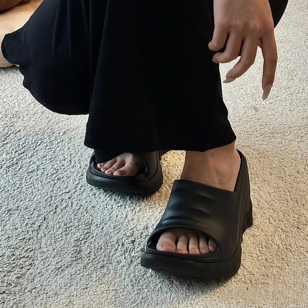 高颜值新款超厚软底百搭鞋ins极简新款夏季凉拖鞋厚底时尚外穿