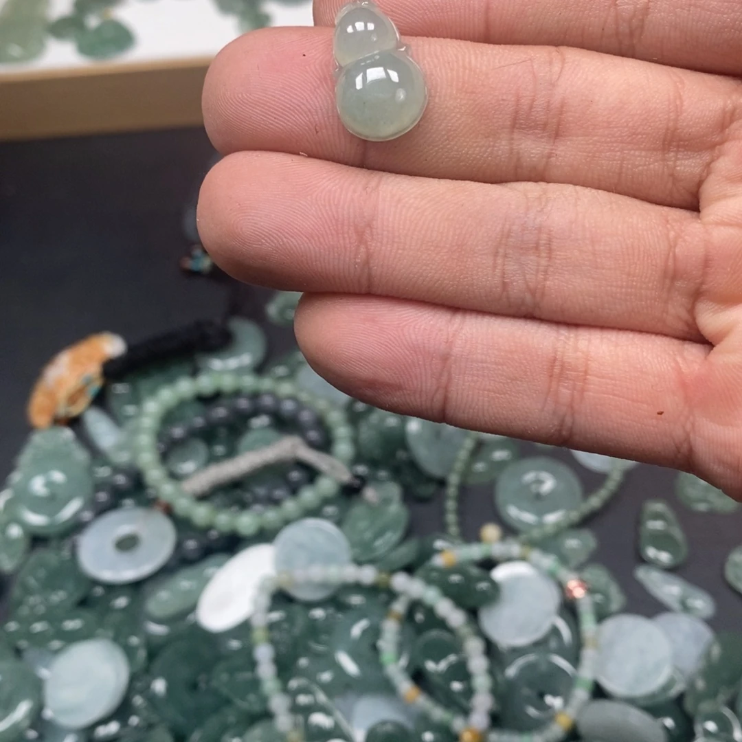 翡翠未镶嵌手链天然a货翡翠101