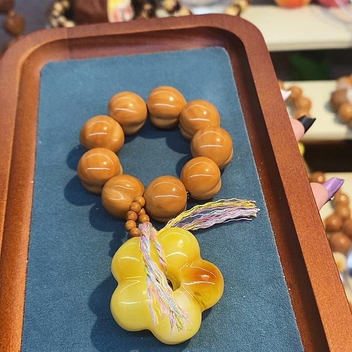 手串猴头核桃屁桃小花