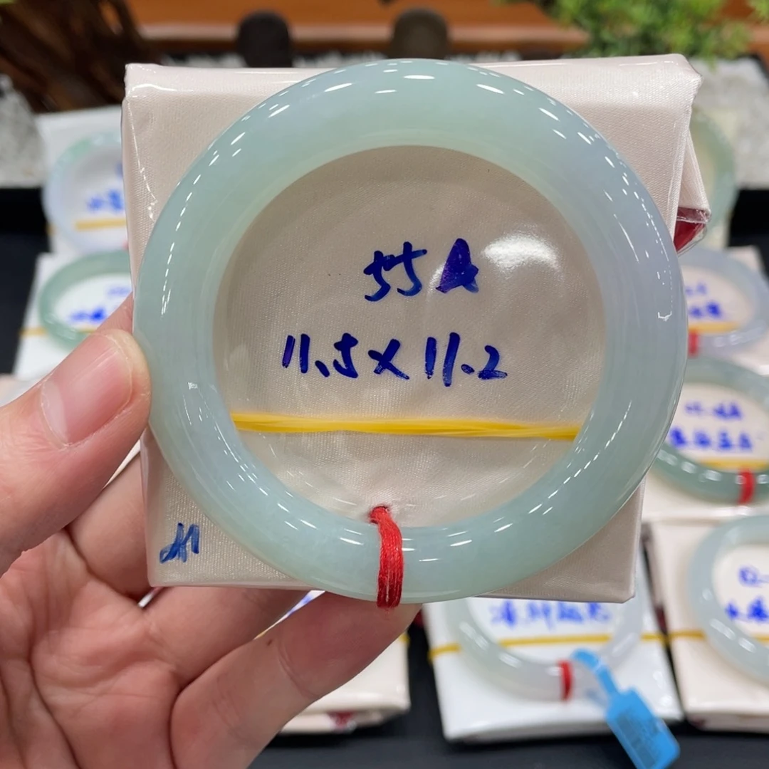 未镶嵌手镯翡翠翡翠