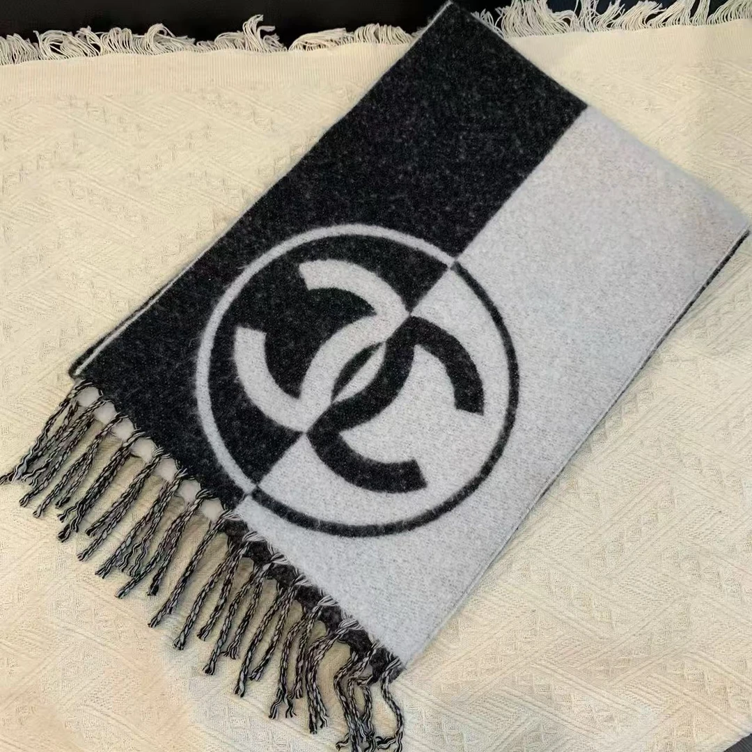 99新 Chanel/香奈儿 25B新款双C黑白大logo拼色流苏披肩围巾