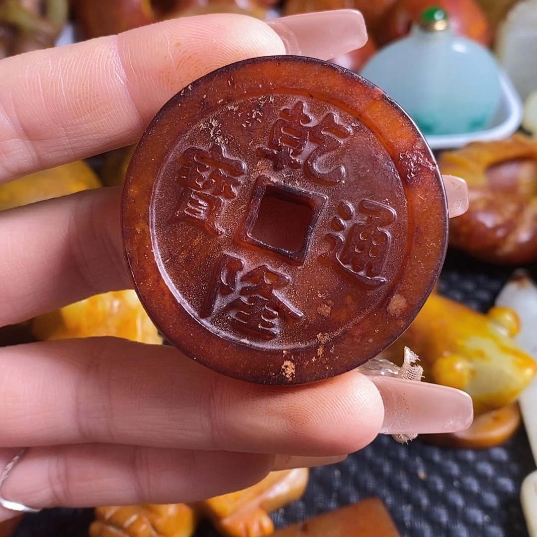 岫岩老玉（透闪石质玉）未镶嵌珠宝奇石