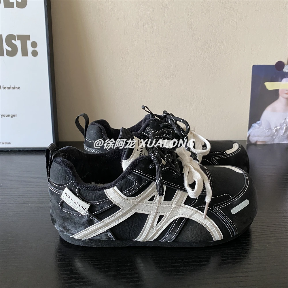 加绒泡芙德训鞋女2025冬新款百搭复古保暖休闲板鞋丑萌加棉运动鞋