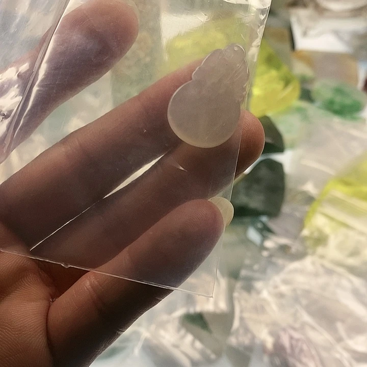 翡翠挂件未镶嵌豪***剑毛