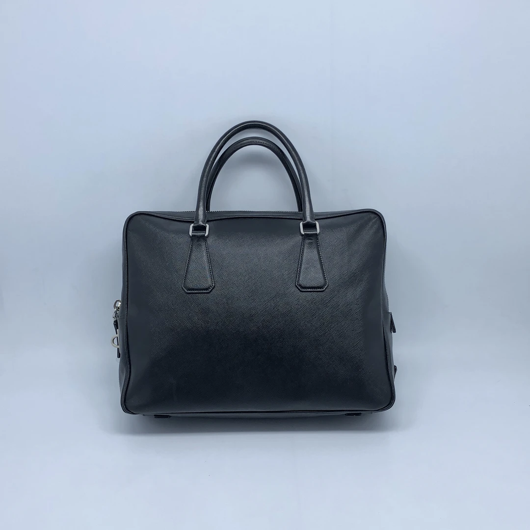 95新 Prada/普拉达 黑皮手提公文包/4416号