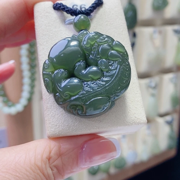 和田玉未镶嵌颈饰