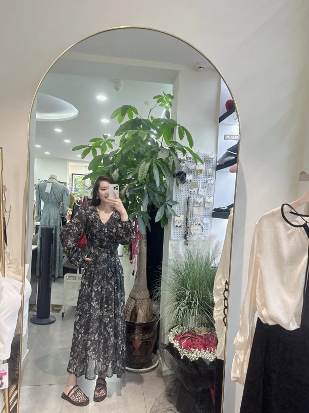 碎花长袖V领收腰显瘦高级时尚女士秋季连衣裙