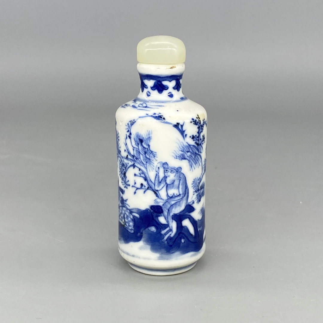 62505137*晚清青花喜禄封侯鼻烟壶/瓷器六/江苏省文物总店