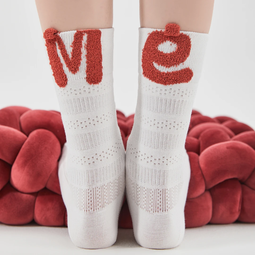 新款中筒袜女生潮流字母网眼镂空透气干爽舒适棉袜小众百搭夏季