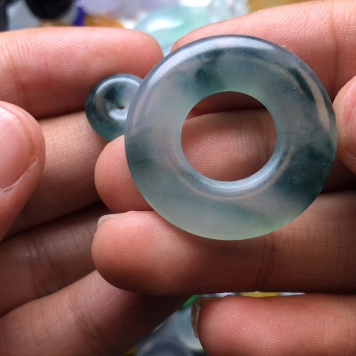 定制翡翠未镶嵌挂件