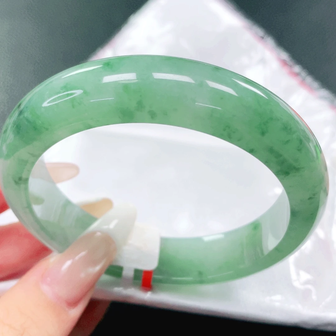 翡翠未镶嵌手镯57