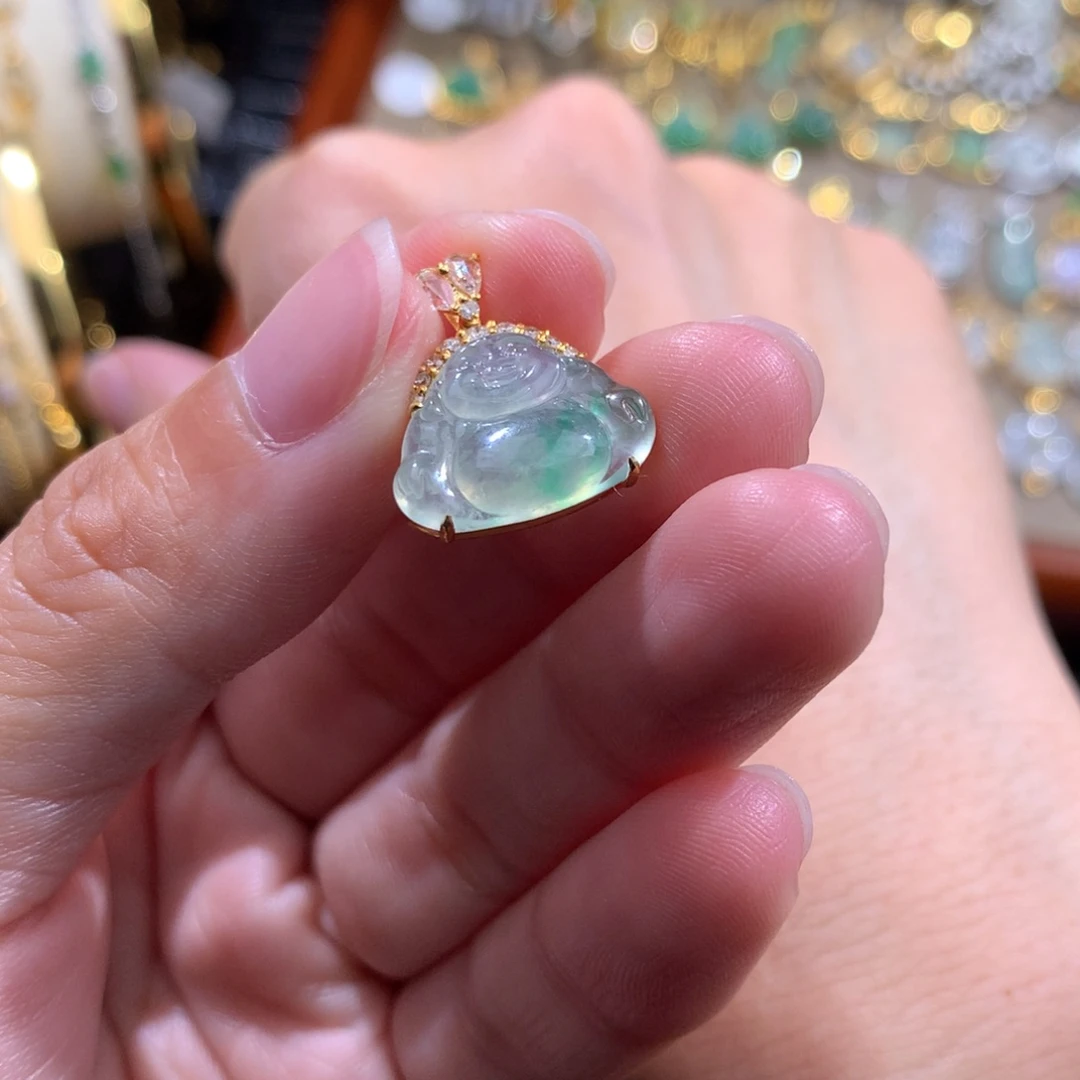 哈***.翡翠18K金镶嵌颈饰翡翠