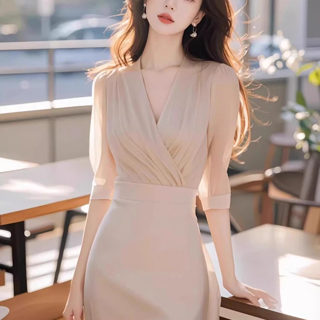 夏季法式爆款超好看厅里气钓系约会小清新收腰显瘦香槟色连衣裙女