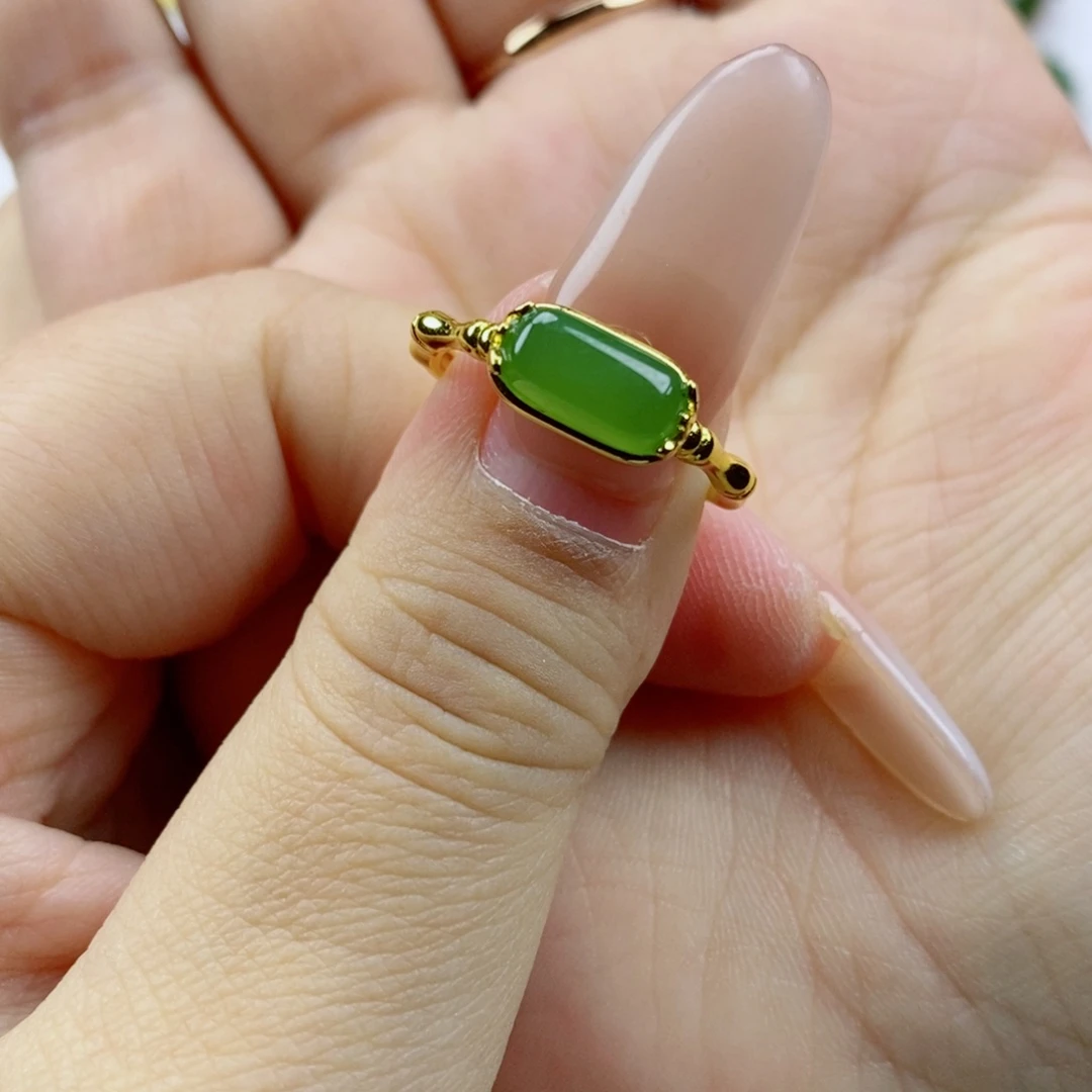 未镶嵌戒指和田玉