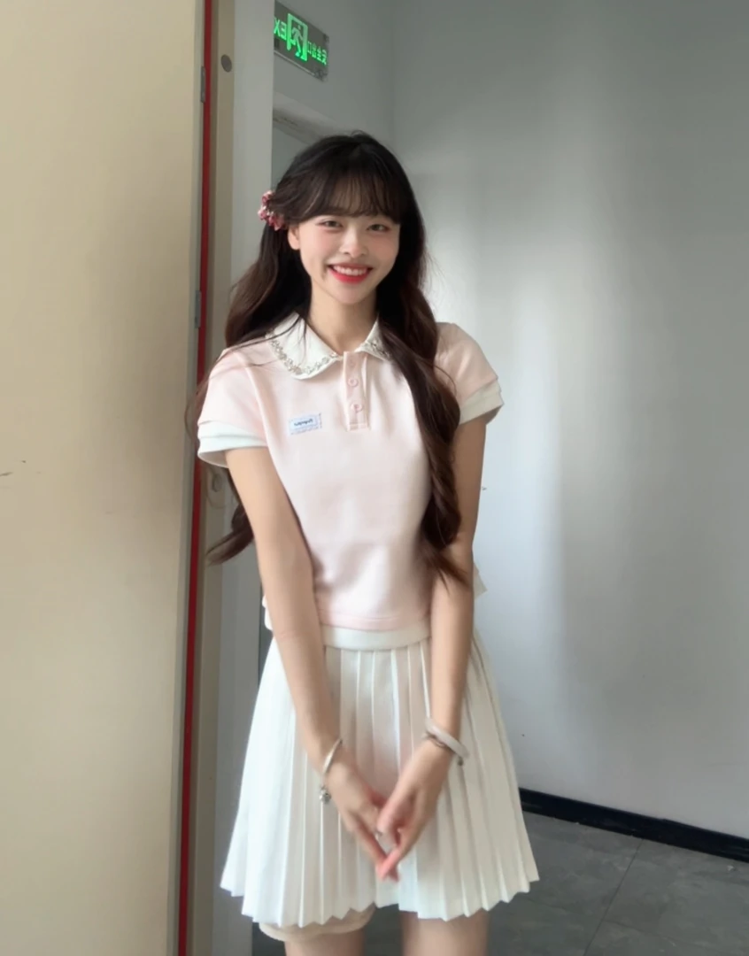 甜圈圈【千金女高】粉色学院风Polo上衣立体刺绣装饰白色高腰百褶裙